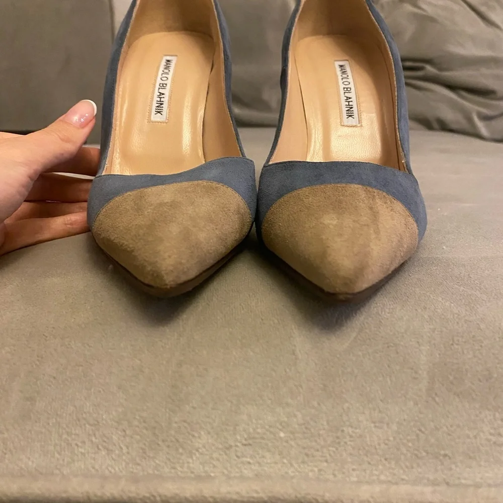 Manolo Blahnik beautiful suede heels. No box - Picture 3 of 6